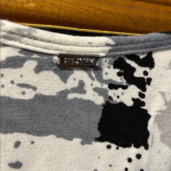 St. John Women's Black, Gray, and White Abstract Long Sleeve Top Size L EUC - Picture 6 of 6